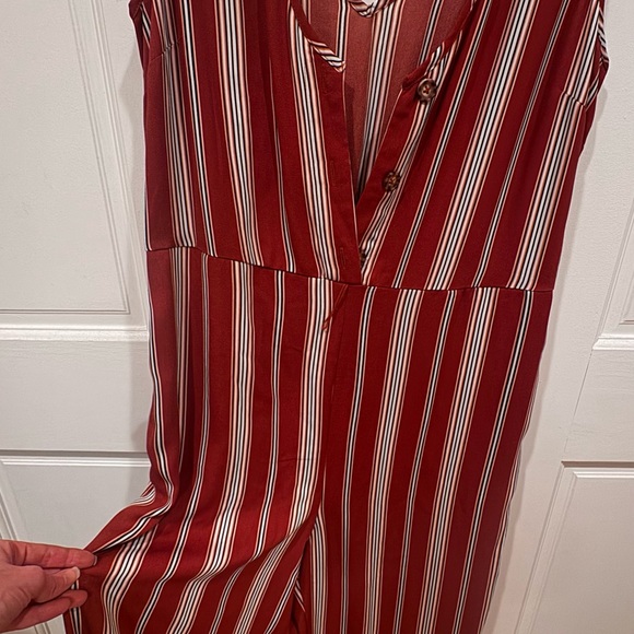 Never before worn Romper - Picture 3 of 8